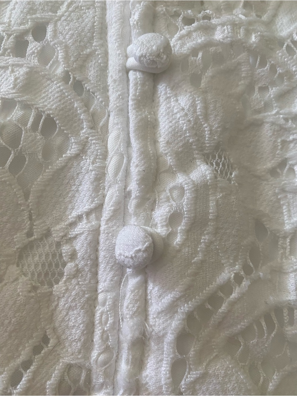 Torrid White Lace Button-Front Tank - Picture 4 of 5